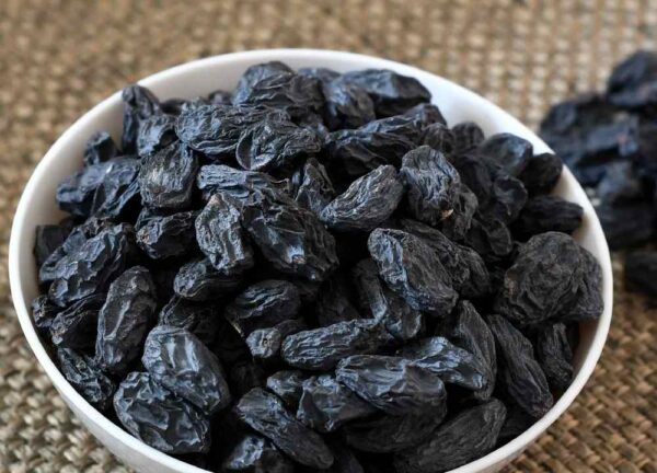 Afghan-black-raisins (1)